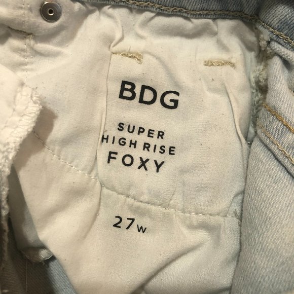 BDG Foxy Jean Short - Picture 10 of 11